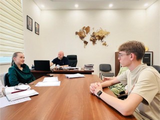 Главврач Чеховской больницы ответил на вопросы жителей о медобразовании