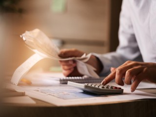 Консультант рассказала, как снизить налог на вклады