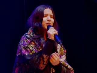Посетители ТЦ в Орехово-Зуеве спели «Катюшу»
