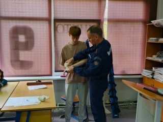 Студентов Богородского института научили оказывать первую помощь
