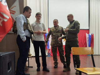 Участники СВО поделились боевым опытом с жуковскими старшеклассниками
