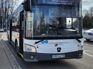 Временную остановку автобуса установили рядом с ж/д платформой Власово
