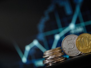Рубль укрепился из-за снижения импорта