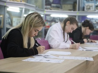 Жители Пущина написали «Диктант Победы»