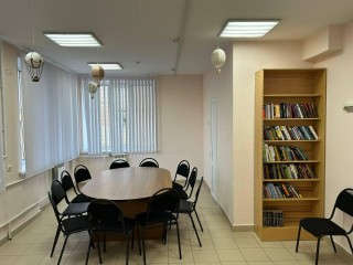 В Дмитровском роддоме открылась первая в регионе библиотека для беременных