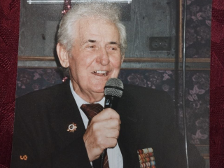 Родственники ветерана, которому установили мемориальную доску, рассказали о его жизни