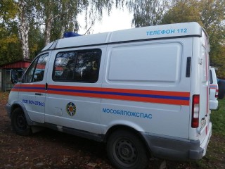 В Дмитрове спасатели распилили решетку, чтобы помочь медикам попасть в квартиру пенсионерки
