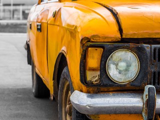 В Черустях на помойку выкинули автомобиль