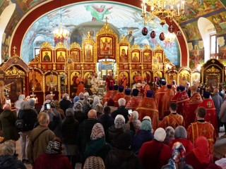 Кто возглавил праздничное богослужение на Радоницу в Боголюбском храме в Пушкино