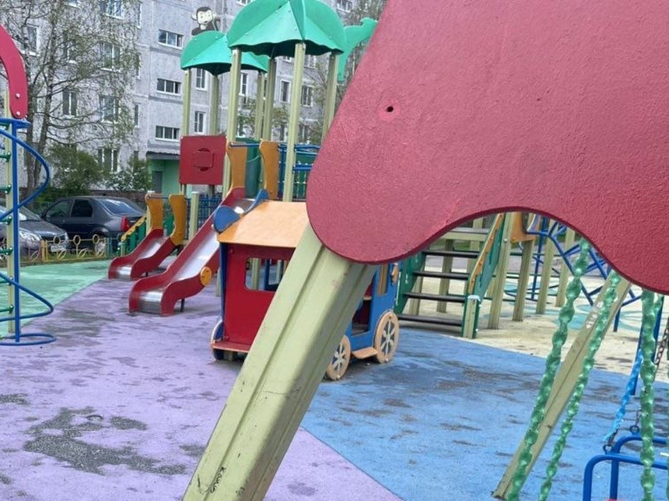 В деревне Давыдово заменят детскую игровую площадку