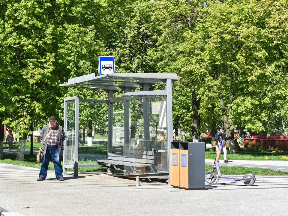 В Железнодорожном установили новый автобусный павильон