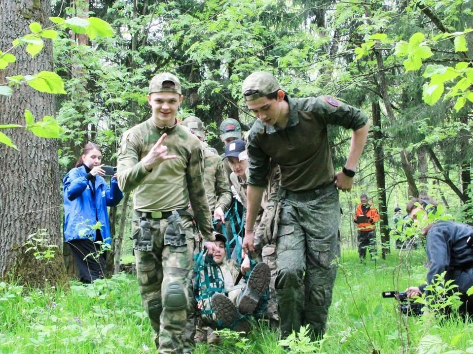 Как перенести боеприпасы и надеть химзащиту показали на «Тропе разведчика»
