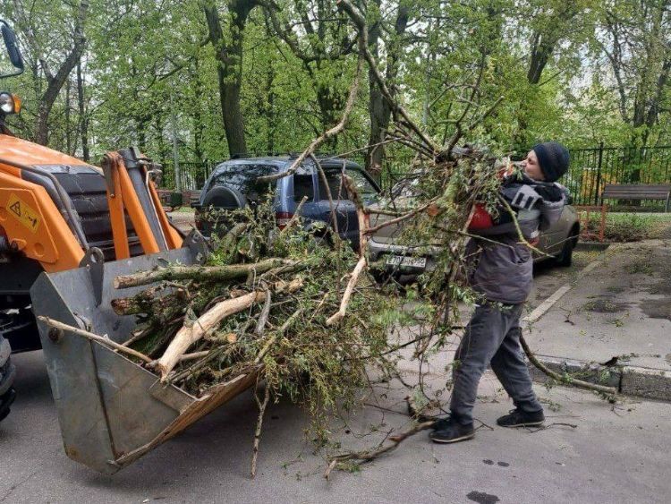 Ликвидация последствий стихии продолжается в Красногорске