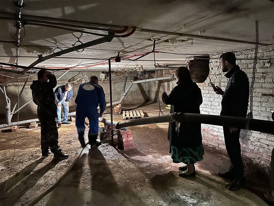В доме на Речной улице в Долгопрудном устранят протечки и восстановят лифт