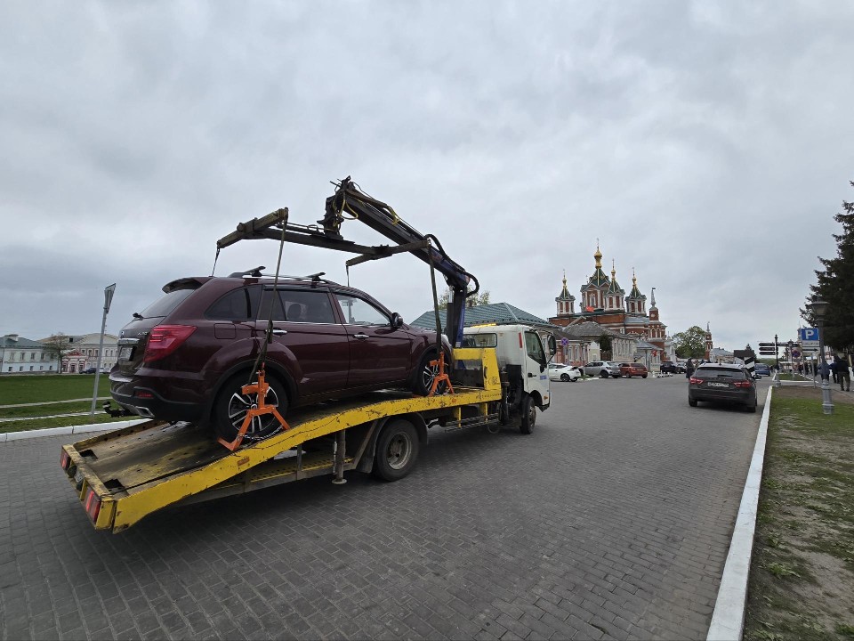 Коломенцам напомнили о правилах парковки в историческом центре города