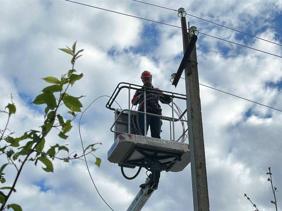 В Клину продолжают восстанавливать электричество после майского снегопада