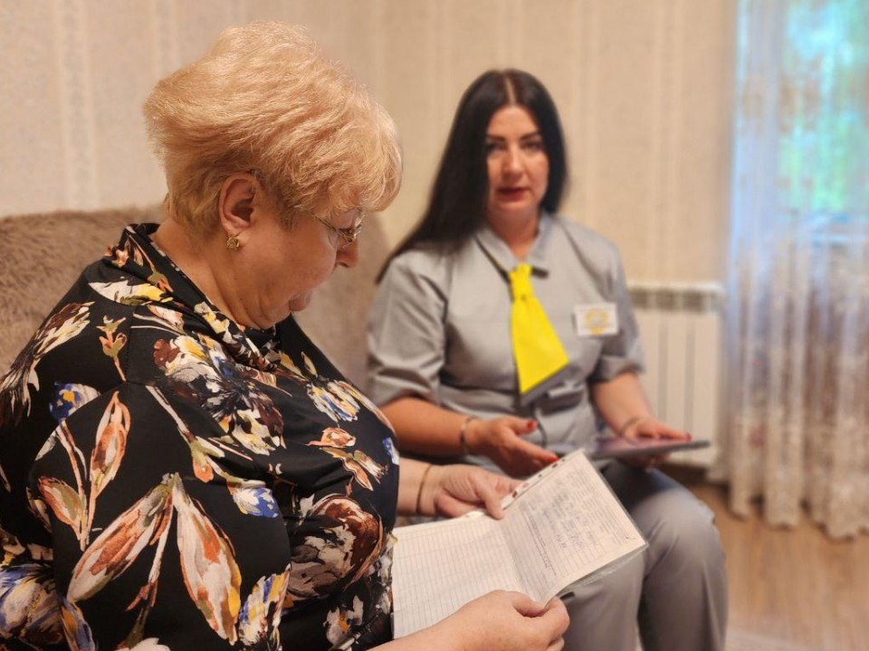 В Воскресенске социальные работники помогают жителям получать льготные лекарства