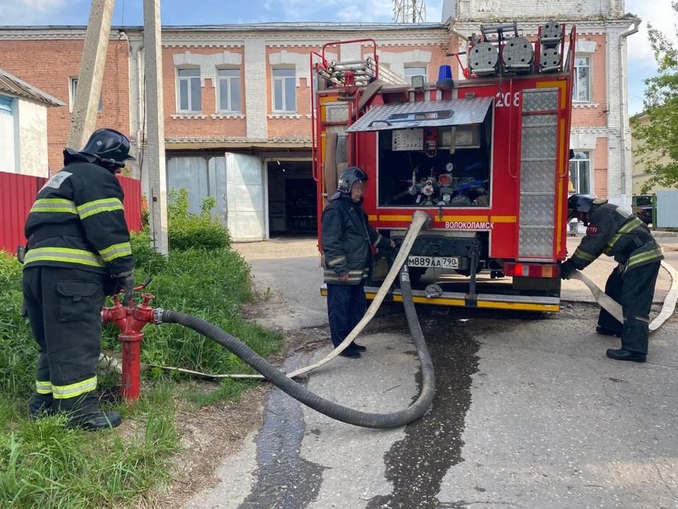 В Волоколамском округе прошли пожарно-тактические занятия с установкой автоцистерны