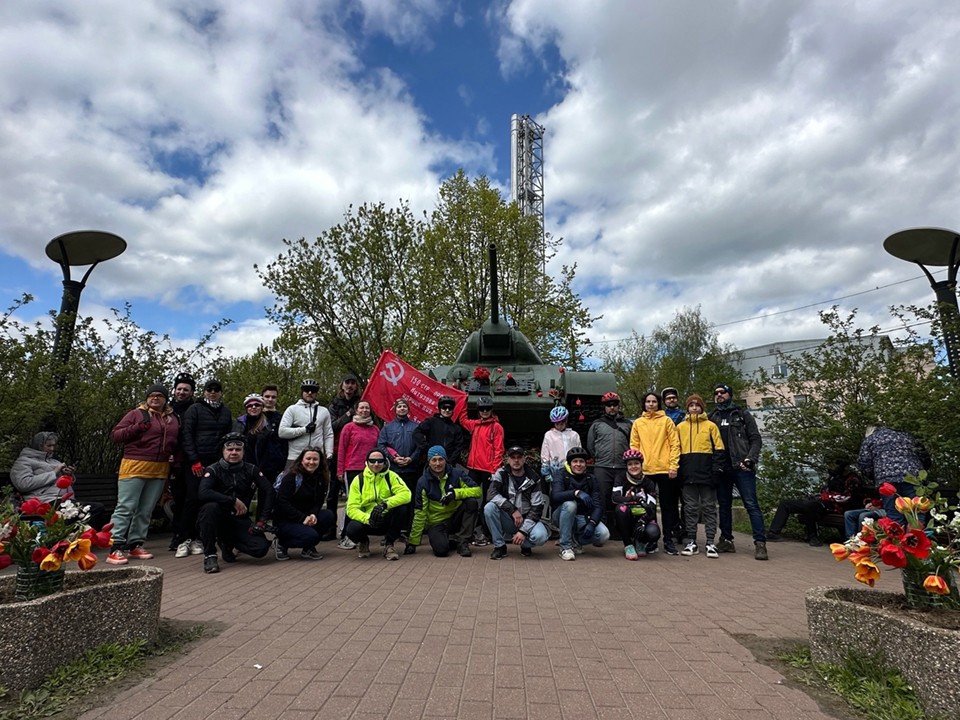 Участники велозабега в Пушкино проехали 9 мая 25 км, посещая памятники павшим