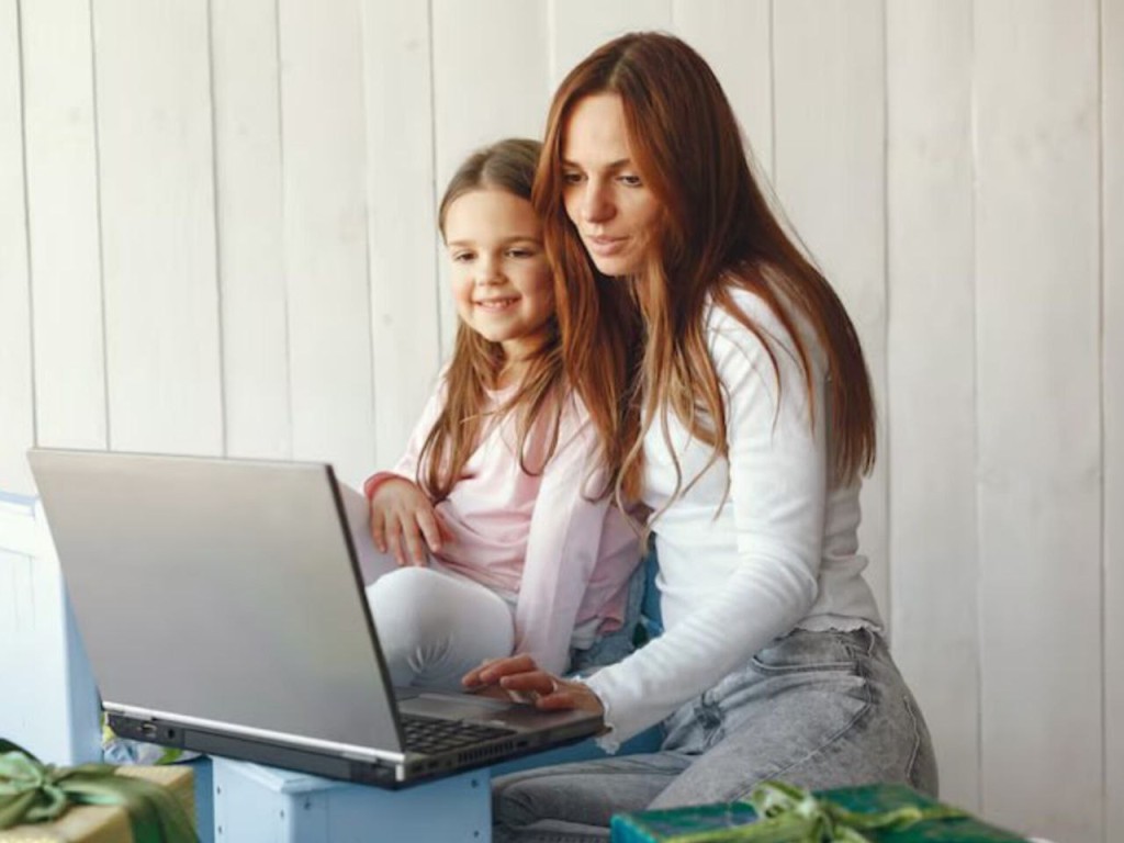 В МФЦ Талдома напомнили, что родители могут создать детский аккаунт в Госуслугах