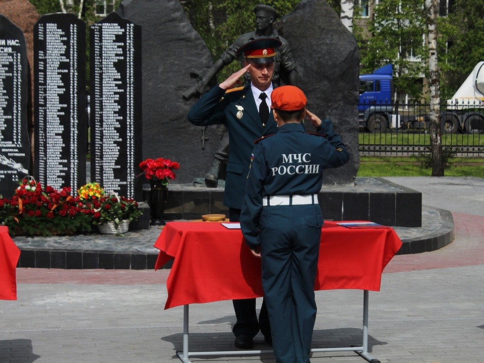 В Богородском округе кадеты МЧС приняли торжественную присягу