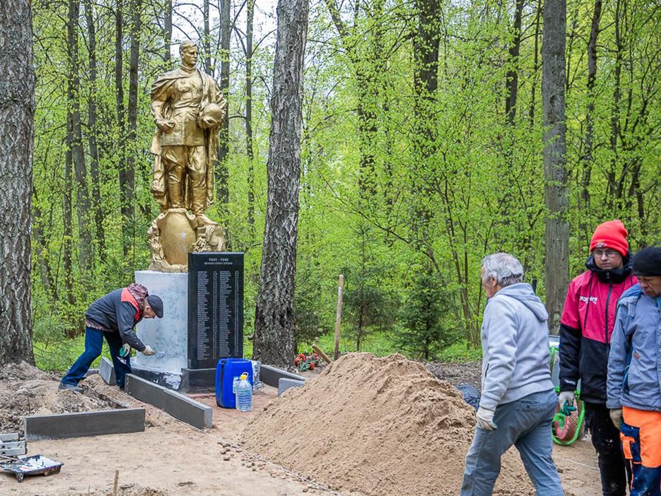 В Звенигороде обновляют маршрут к памятнику «Бронзовый солдат»
