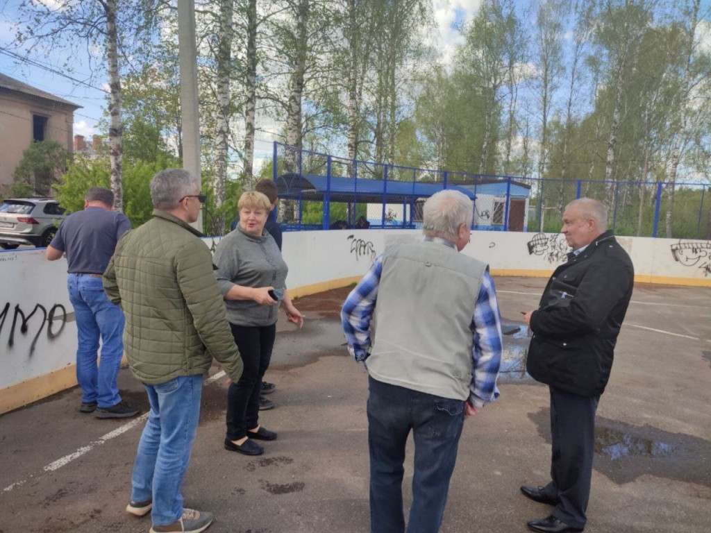 По просьбам жителей в Темпах отремонтируют хоккейную коробку