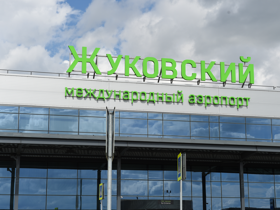 Снегопад не нарушил работу международного аэропорта Жуковский