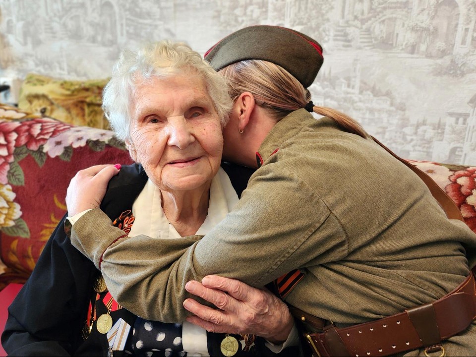 Ветерана Екатерину Чернявскую из Рузы поздравили с 98-летием