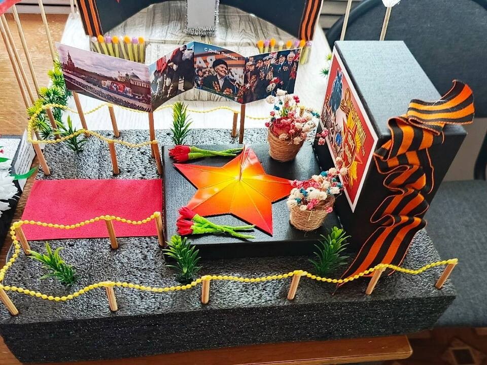 Макеты Аллеи Славы и самолета Выборнова представили каширяне на конкурсе к 9 Мая