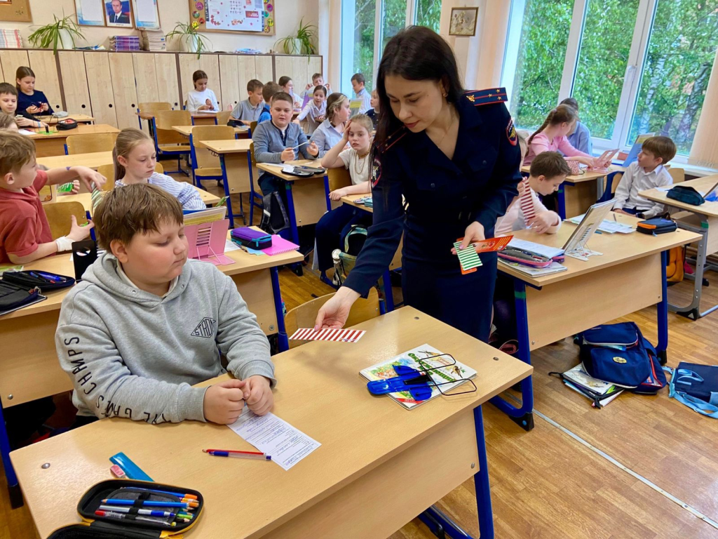 Как безопасно провести летние каникулы, научила школьников госавтоинспектор в Ступине