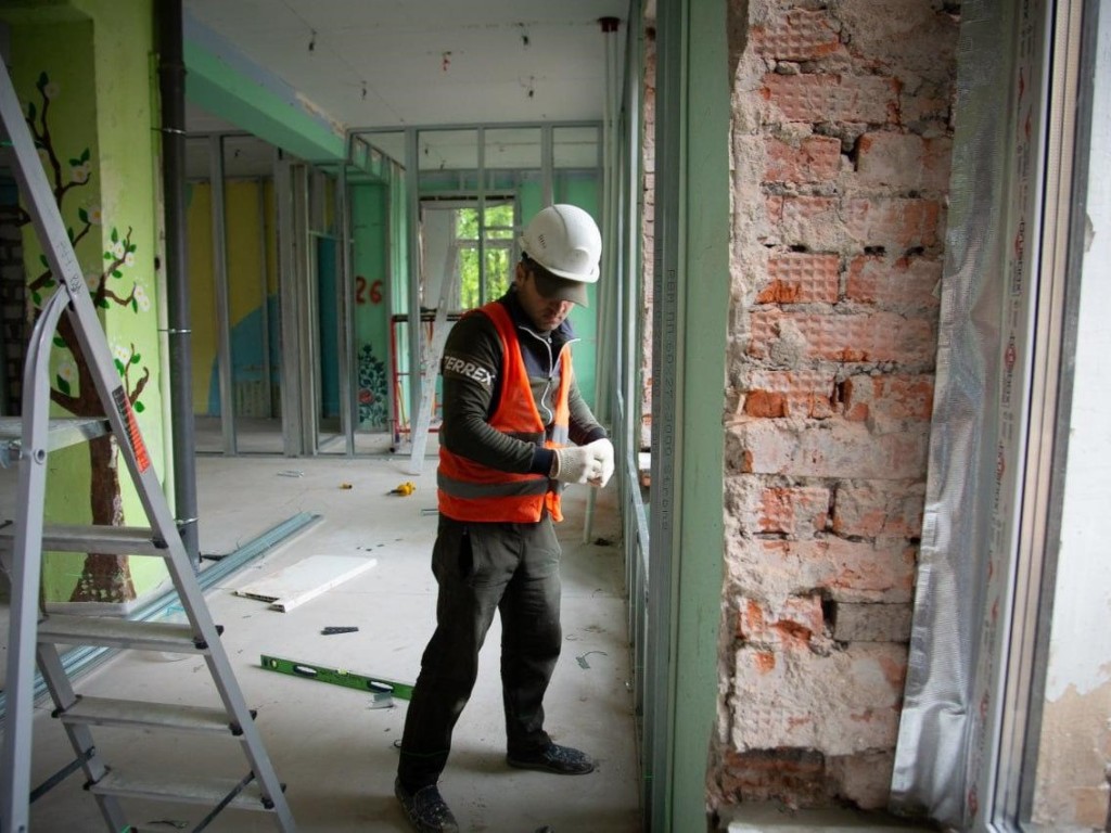 Капитальный ремонт центра детского творчества в Колычево закончат к 1 сентября