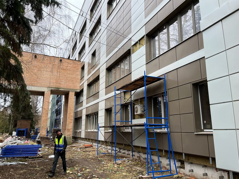 Ход капремонта корпуса терапии Луховицкой больницы обсудят на выездной администрации