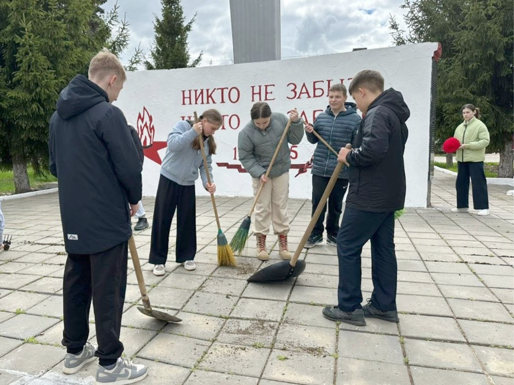 Хранители истории из Зарайска привели в порядок обелиски, посвященные фронтовикам