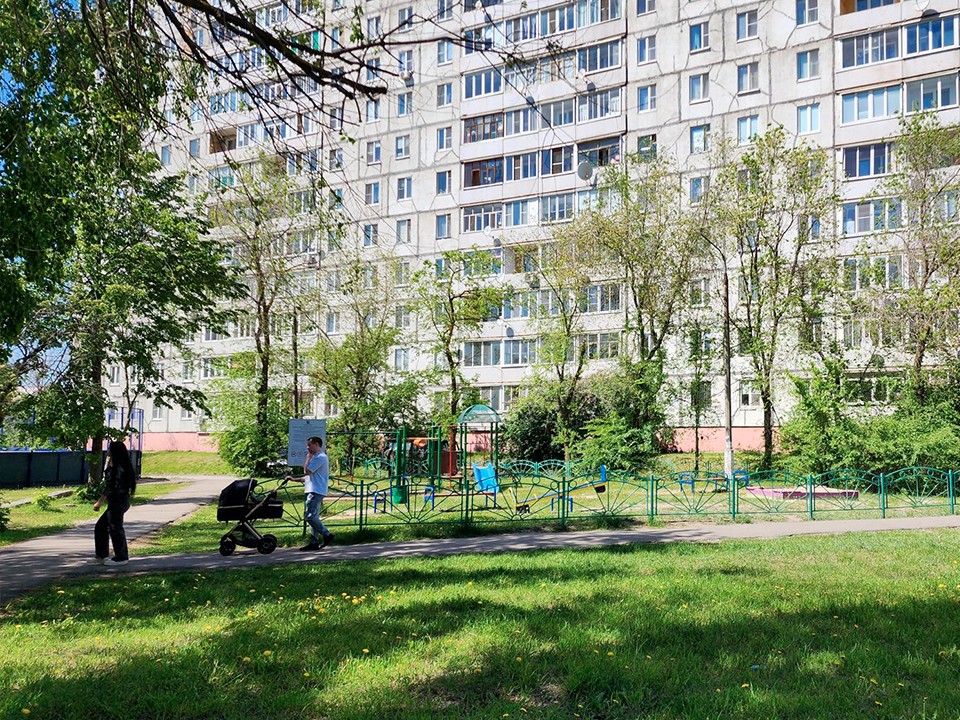 На Спортивной улице приведут в порядок подъезды и установят детскую площадку