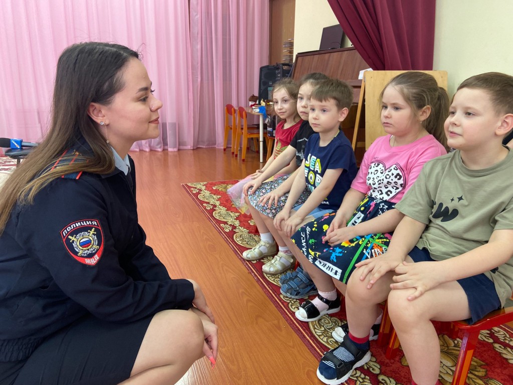 Сотрудница ступинской полиции рассказала дошкольникам о безопасности на улице