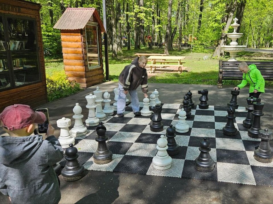Лотошинский парк приглашает на игры и чтение