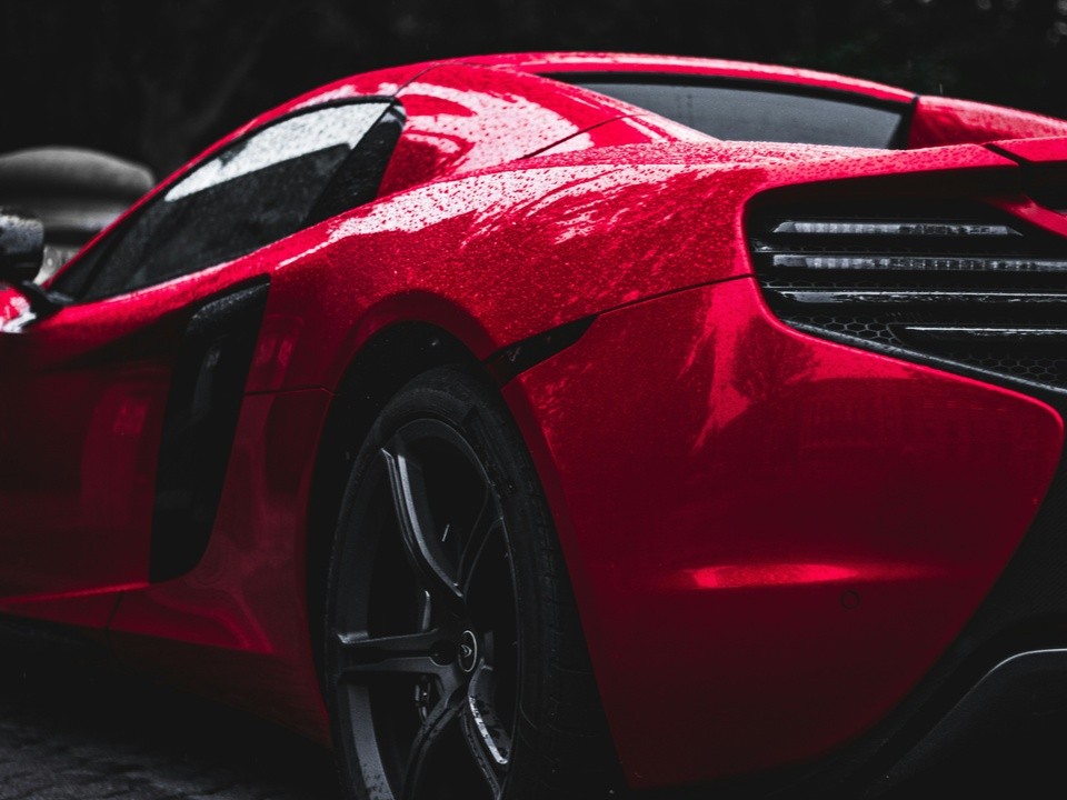 Необычный броский электромобиль замечен в Бронницах