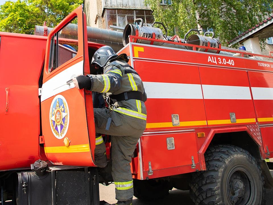 В Балашихе спасли ребенка с бабушкой после пожара на кухне