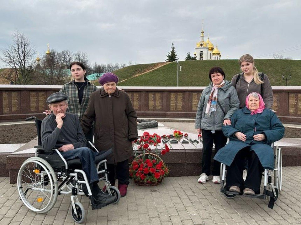 В соццентре «Дмитровский» отметили вклад студентов в помощь пожилым через волонтерство
