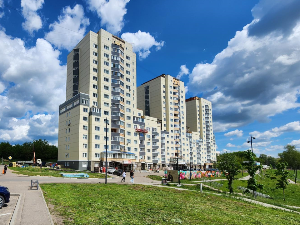 В Чехове завершают облицовку и утепление фасада жилого комплекса «Посейдон»