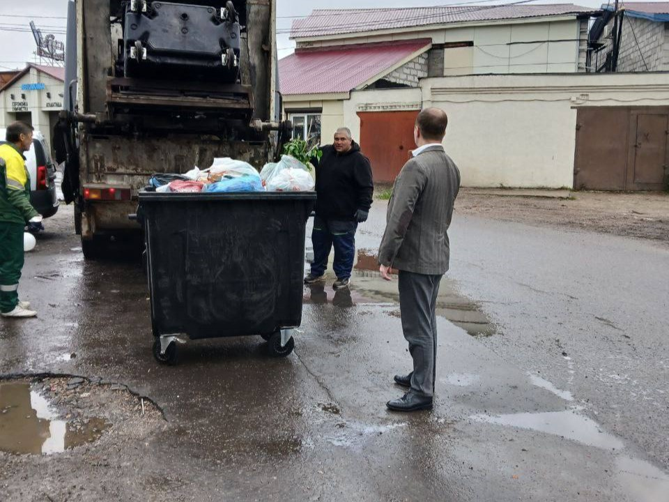 Ямы на дороге отремонтируют на Вишневом бульваре
