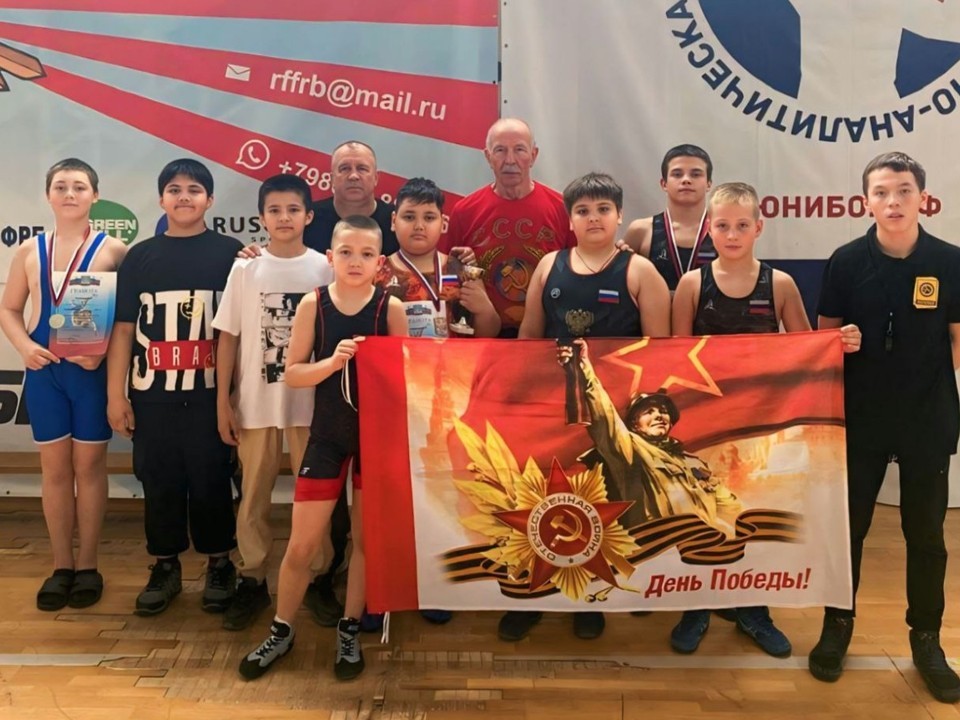 Клинские борцы взяли четыре медали на турнире среди более ста участников