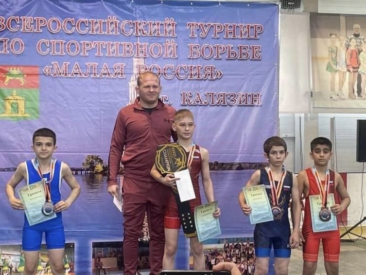 Люберецкие борцы завоевали две бронзы по греко-римской борьбе на всероссийском турнире в Калязине