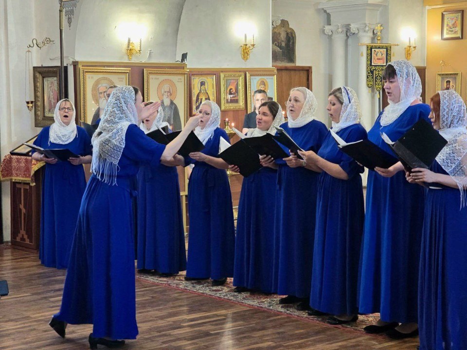 Пушкинские строки спел хор в храме Яропольца