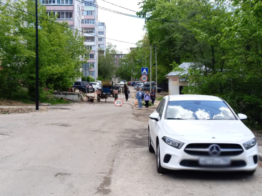Во 2-м микрорайоне частично ограничили проезд автомобилей