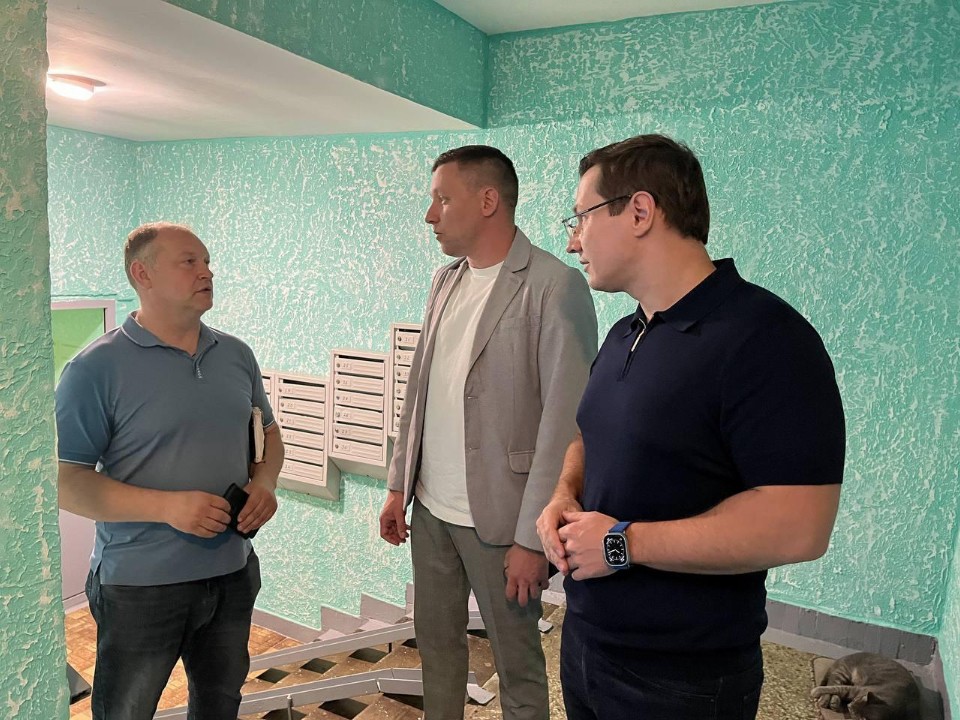 Депутат Мособлдумы посетил объекты управляющей компании в Богородском округе