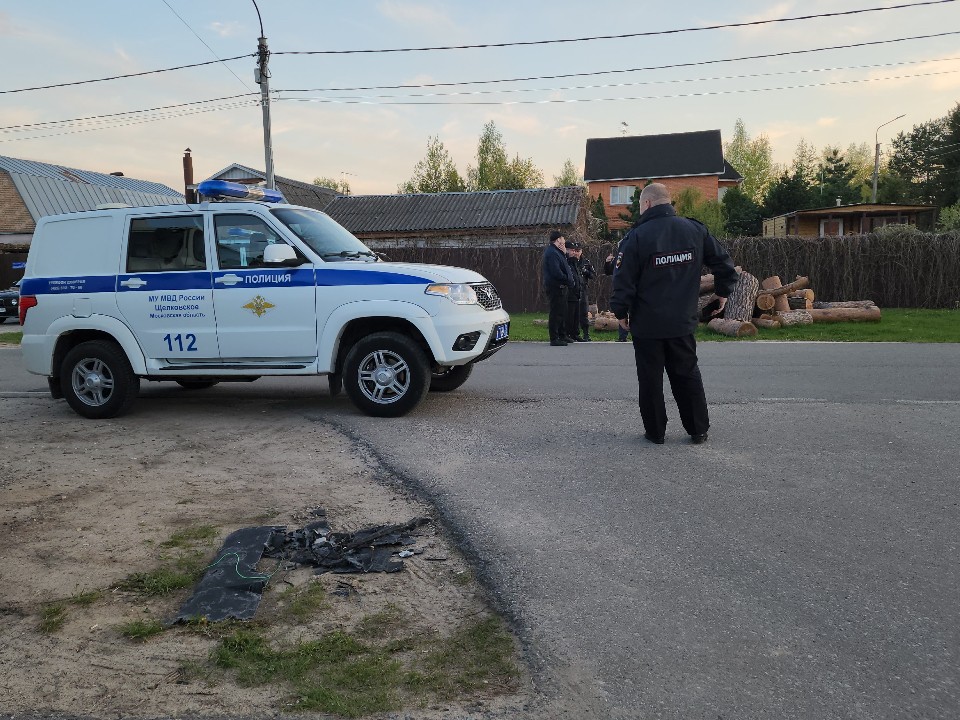 Очевидцы рассказали о падении обломков беспилотника в Лосино-Петровском
