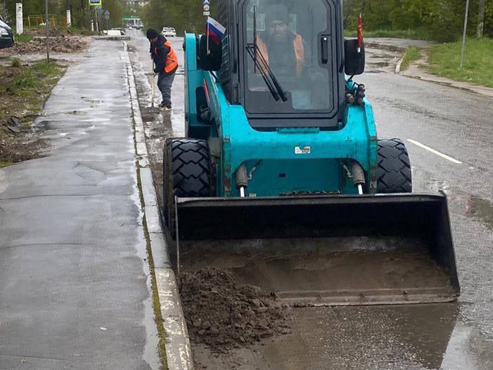 Дорогу по улице Ленинградской очистили до блеска