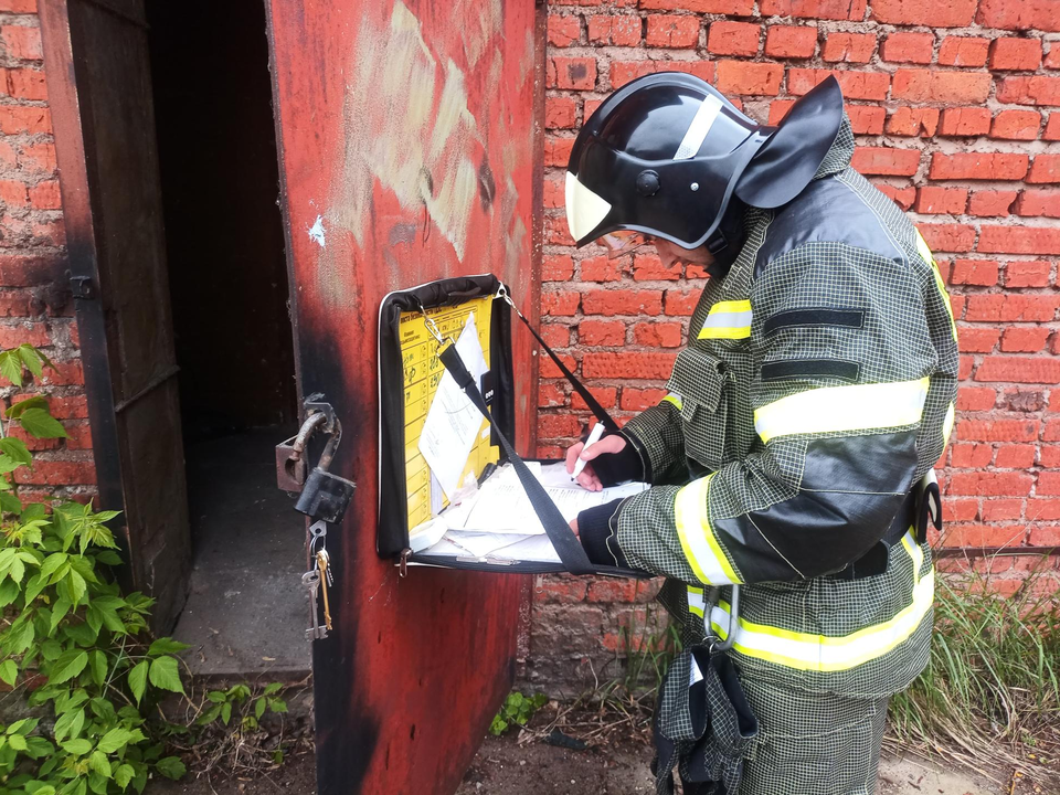 В Ожерелье пожарные отработали спасение пострадавших в задымленных помещениях